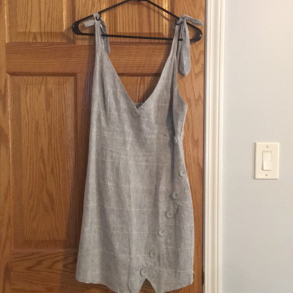 Gray dress with buttons